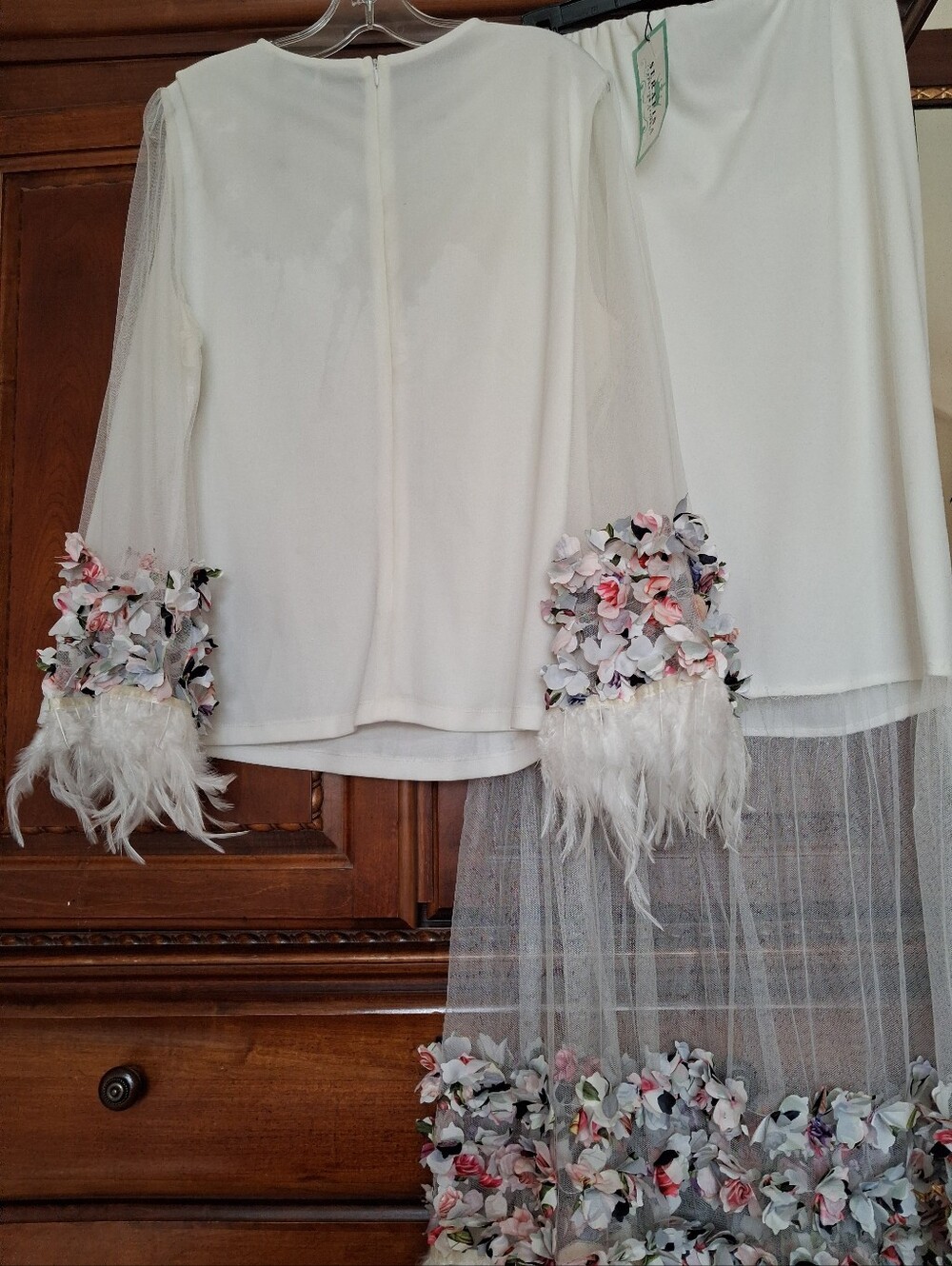 SERAFINA...Women's Ivory Floral Appliqué Skirt - Elegant Cream Skirt